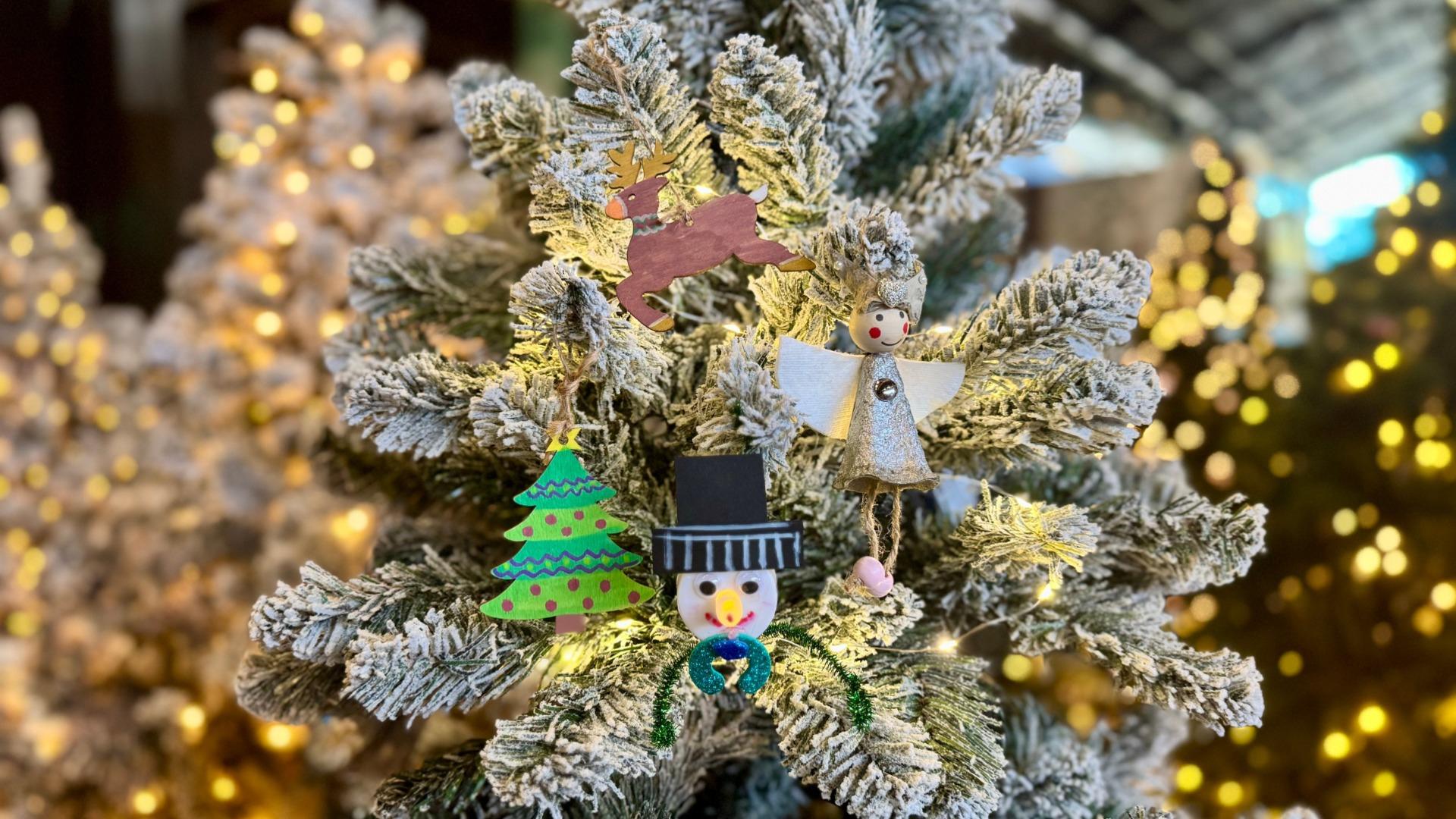 Kidsworkshop Kersthangers versieren